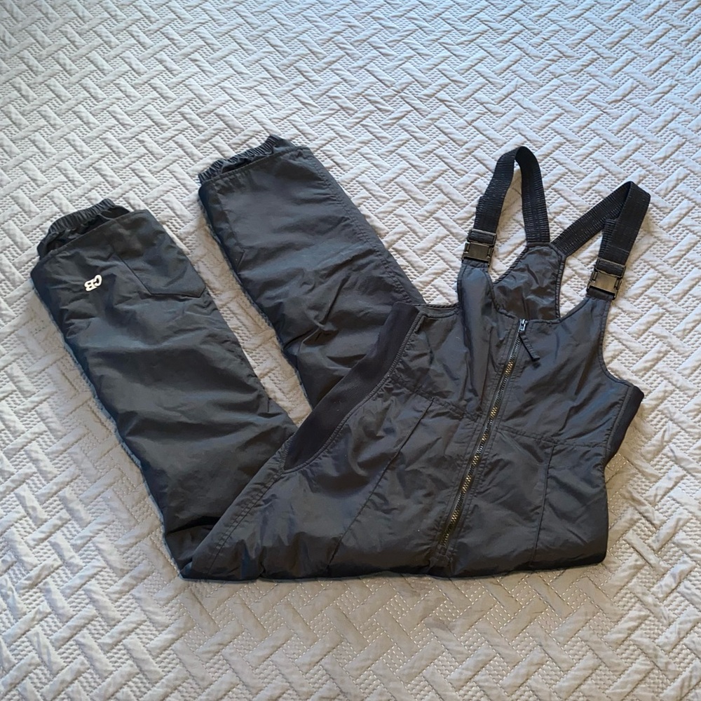 Vintage CB Sports Black Ski Suit / Snowsuit. Adjustable Straps. Zipper. Size M.
